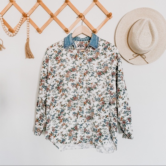 Vintage Tops - solutions blues vintage floral button down top